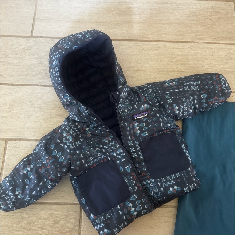 Patagonia Reversible Infant Puffer Jacket in Dark Blue